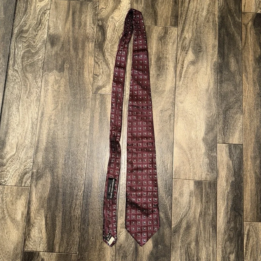 Ermenegildo Zegna Men's 100% Silk Tie Geometric Pattern Red &‎ Grey Neck Tie